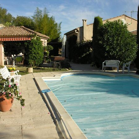 Villa Les Iris Sernhac Exterior foto
