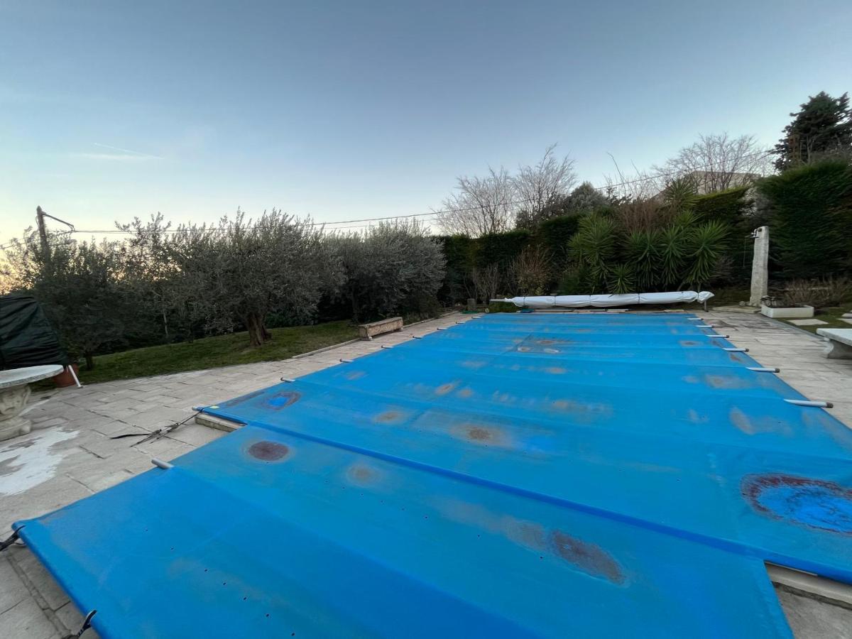 Villa Les Iris Sernhac Exterior foto
